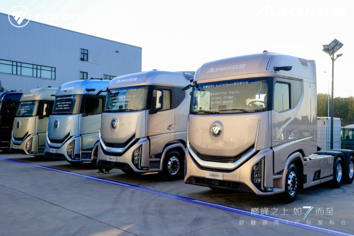 欧曼银河牵引车2.jpg 欧曼银河牵引车2.jpg