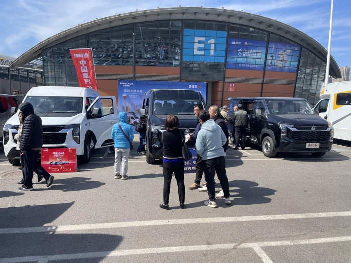 中国重汽轻型汽车强势登陆三大房车展,演绎移动生活新风尚2.png 中国重汽轻型汽车强势登陆三大房车展,演绎移动生活新风尚2.png