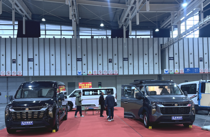 中国重汽轻型汽车强势登陆三大房车展,演绎移动生活新风尚4.png 中国重汽轻型汽车强势登陆三大房车展,演绎移动生活新风尚4.png
