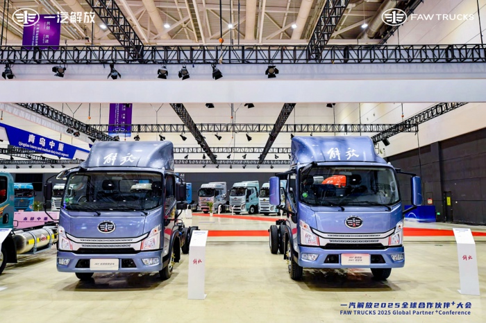 SEV8715.JPG SEV8715.JPG