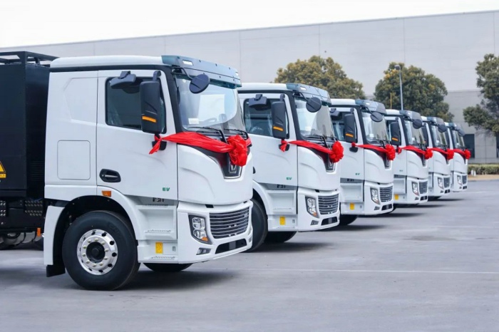 徐工换电牵引车.jpg 徐工换电牵引车.jpg