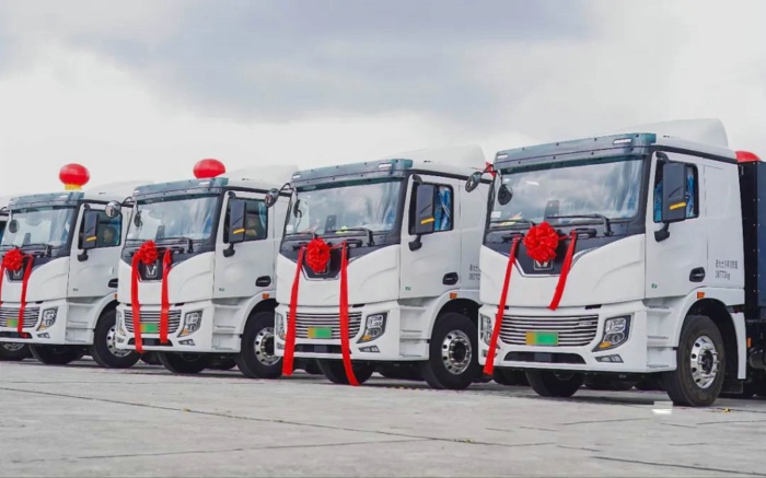 徐工400度纯电动牵引车2.jpg 徐工400度纯电动牵引车2.jpg