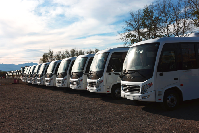北汽福田向中东大客户交付100台定制校车2.png 北汽福田向中东大客户交付100台定制校车2.png