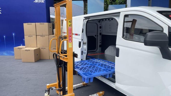 以“六星科技”重新定义电动轻客价值标杆,跨越星光来了!3.png 以“六星科技”重新定义电动轻客价值标杆,跨越星光来了!3.png