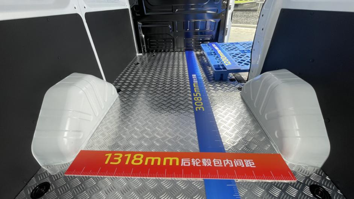 以“六星科技”重新定义电动轻客价值标杆,跨越星光来了!5.png 以“六星科技”重新定义电动轻客价值标杆,跨越星光来了!5.png