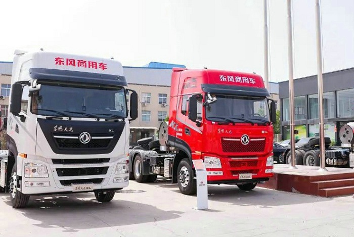 东风天龙系列牵引车.jpg 东风天龙系列牵引车.jpg