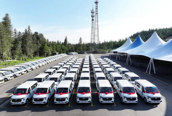 大通新途V80长白山.jpg 大通新途V80长白山.jpg