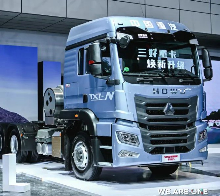 重汽豪沃TX7-N牵引车.jpg 重汽豪沃TX7-N牵引车.jpg