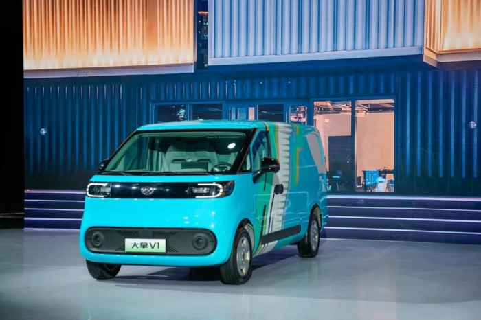 上汽大通MAXUS大拿V1.jpg 上汽大通MAXUS大拿V1.jpg