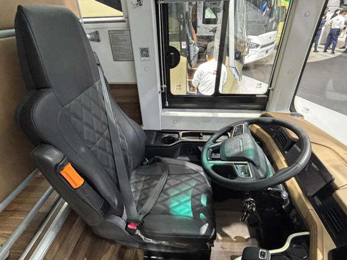 揭开中通H13旅团客车的神秘面纱4.png 揭开中通H13旅团客车的神秘面纱4.png