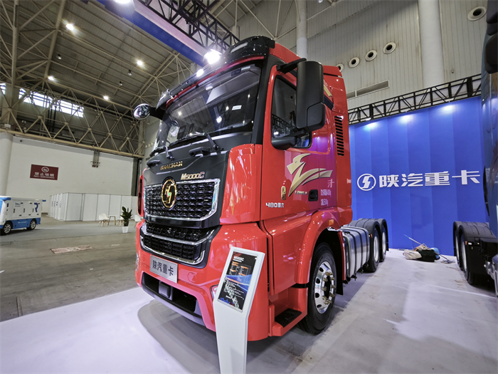 陕汽重卡M5000C煤炭运输轻量化版牵引车.jpg 陕汽重卡M5000C煤炭运输轻量化版牵引车.jpg