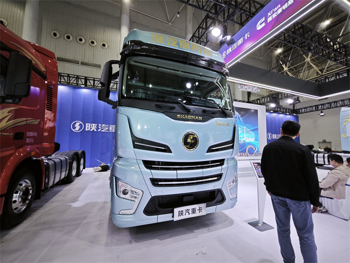 陕汽重卡X6000C日用工业品运输轻量化版牵引车.jpg 陕汽重卡X6000C日用工业品运输轻量化版牵引车.jpg