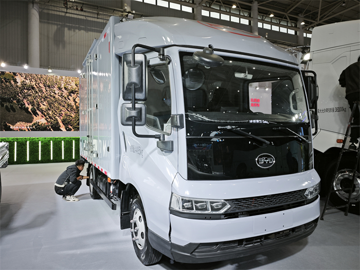 比亚迪T5DM.jpg 比亚迪T5DM.jpg