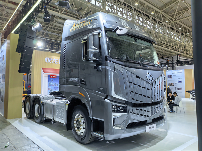 乘龙HK牵引车.jpg 乘龙HK牵引车.jpg