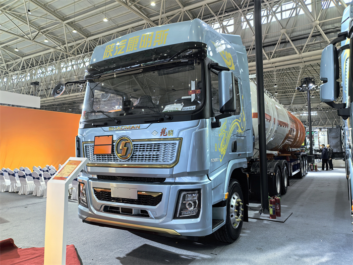 中集·陕汽“好头牵好挂”、“好车配好罐”、“好马配好鞍”明星产品1.jpg 中集·陕汽“好头牵好挂”、“好车配好罐”、“好马配好鞍”明星产品1.jpg