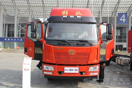 解放J6L 4×2载货车领航版 (3).jpg