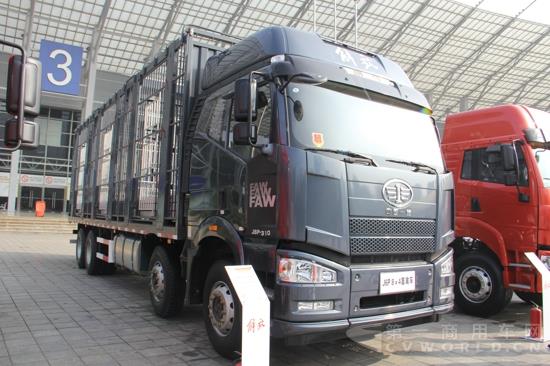 一汽解放J6P 8×4畜禽车 (2).jpg 一汽解放J6P 8×4畜禽车 (2).jpg
