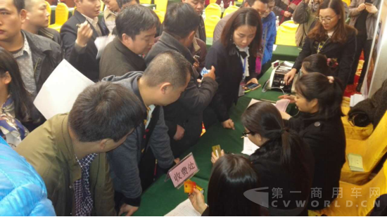 (定)130台订单!乘龙H7玉柴6K机上市发布会(南宁站)告捷1046.png