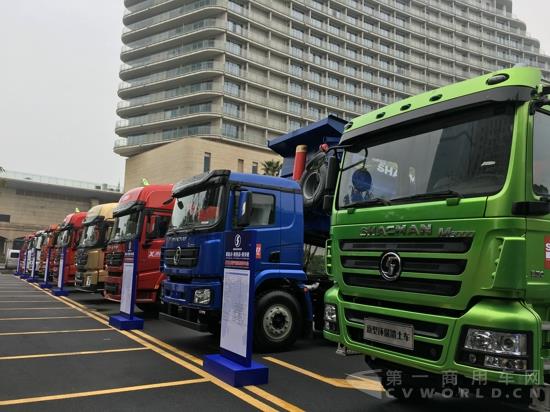 现场展车.jpg 现场展车.jpg