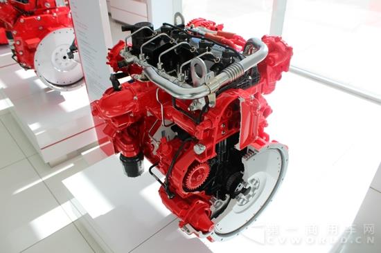 ISF2.8L发动机 (1).jpg ISF2.8L发动机 (1).jpg