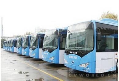 绿色公交车.jpg 绿色公交车.jpg