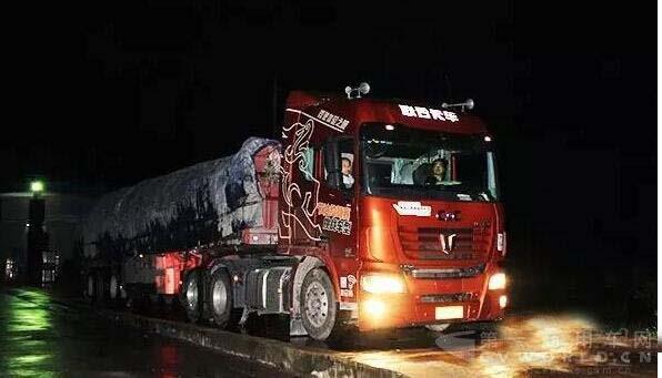 联合卡车.jpg 联合卡车.jpg
