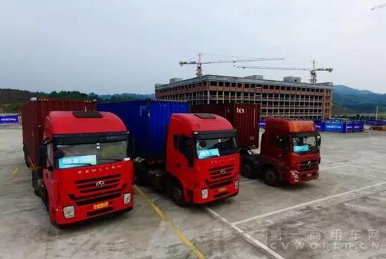 红岩杰狮担当运输主力.jpg 红岩杰狮担当运输主力.jpg