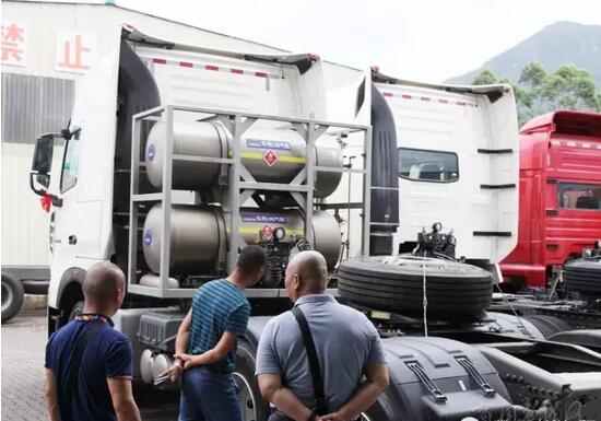 HOWO-T7H ��Ȼ��ǣ����˳��������������3.jpg