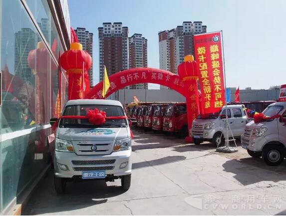 重汽王牌微卡两用燃料新品上市.jpg 重汽王牌微卡两用燃料新品上市.jpg
