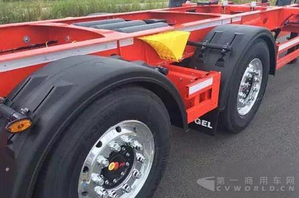 仅重2.95吨 考格尔推出新款中置轴全挂车2.jpg 仅重2.95吨 考格尔推出新款中置轴全挂车2.jpg