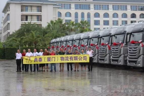 创虎重卡交车15台.jpg 创虎重卡交车15台.jpg