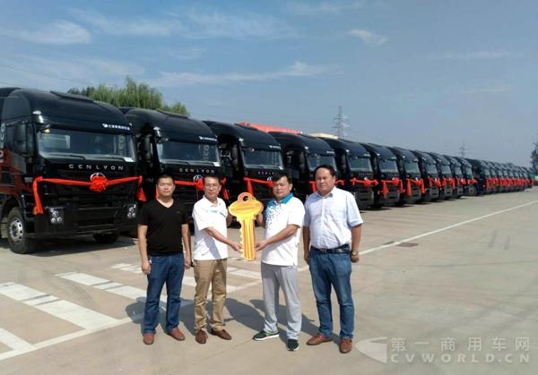 杰狮安全保障受宠 又一批危化车正式交付1.jpg 杰狮安全保障受宠 又一批危化车正式交付1.jpg