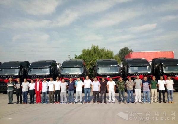 杰狮安全保障受宠 又一批危化车正式交付2.jpg 杰狮安全保障受宠 又一批危化车正式交付2.jpg
