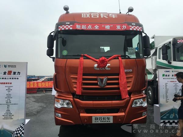 4x2标载型牵引车.jpg