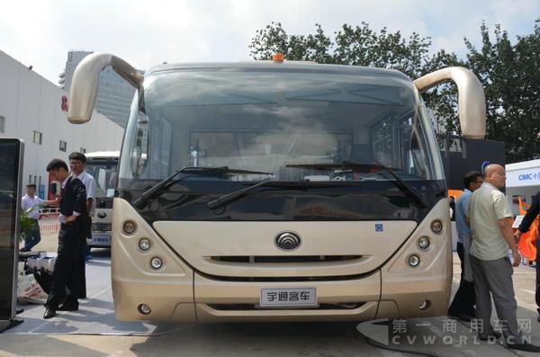 宇通机场摆渡车 (1).jpg