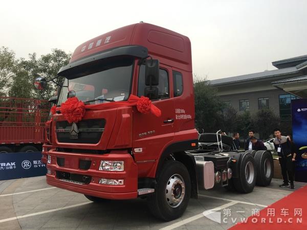 超轻版新斯太尔D7B 6X4牵引车2.jpg 超轻版新斯太尔D7B 6X4牵引车2.jpg