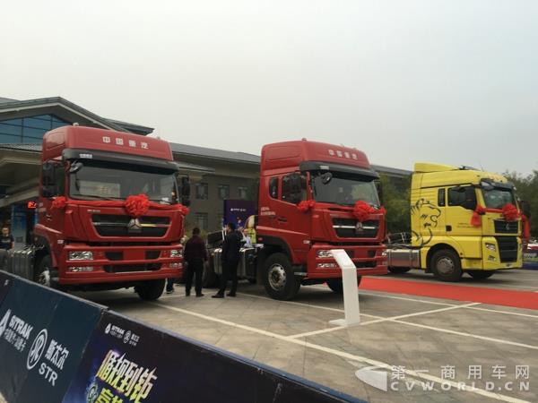 现场展车.jpg 现场展车.jpg