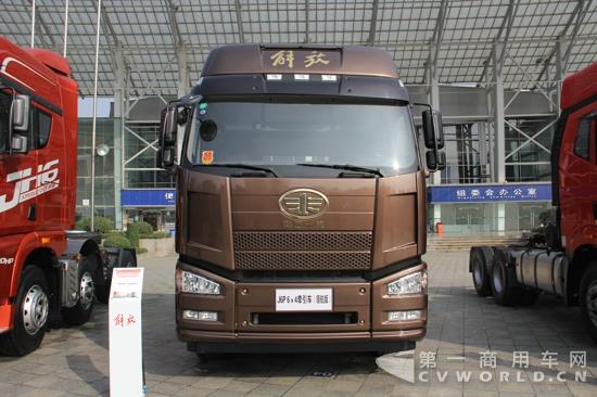 解放J6P 6×4牵引车领航版,460马力 (4).jpg 解放J6P 6×4牵引车领航版,460马力 (4).jpg