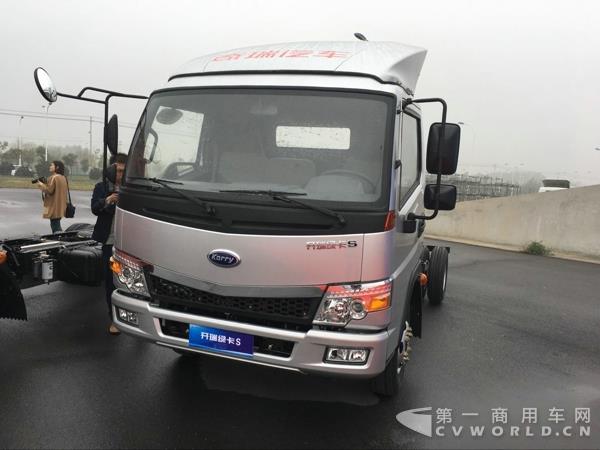 媒体试驾会现场展车3.jpg 媒体试驾会现场展车3.jpg