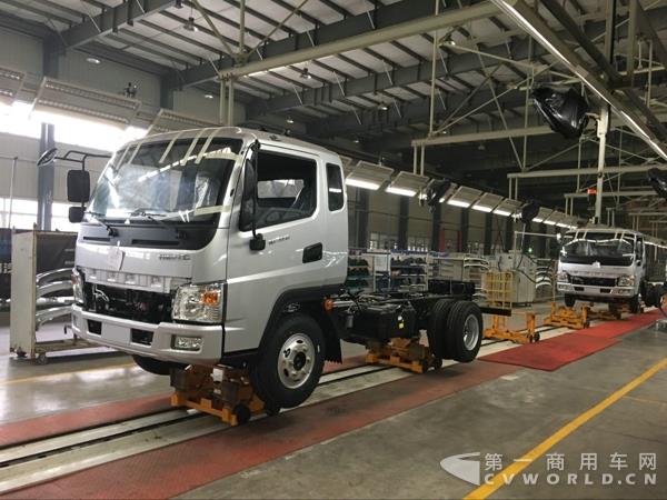 媒体参观工厂2.jpg 媒体参观工厂2.jpg