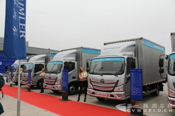 现场展示的欧马可S3超级卡车 (2).jpg 现场展示的欧马可S3超级卡车 (2).jpg