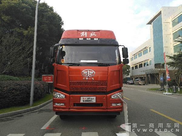 解放J6P 8X4绿通版载货车.jpg 解放J6P 8X4绿通版载货车.jpg