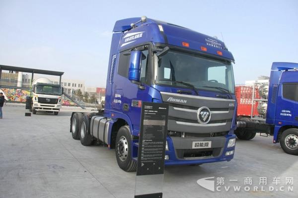 场外展出的欧曼GTL高顶标准地板6X4牵引车 (4).jpg 场外展出的欧曼GTL高顶标准地板6X4牵引车 (4).jpg