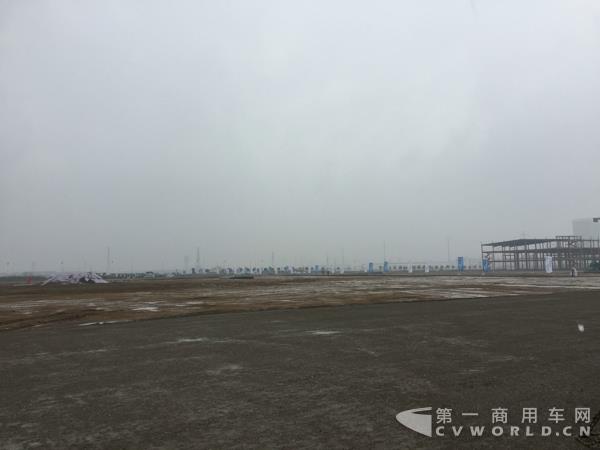 这块空地未来将成为上汽大通房车基地.jpg 这块空地未来将成为上汽大通房车基地.jpg