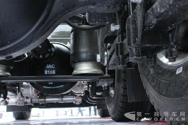 江淮品牌日全新亮相的格尔发K7重卡外观及内饰 (21).jpg