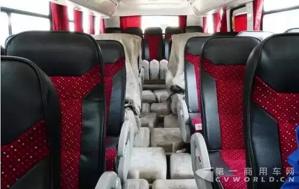 福田欧辉8.5米燃料电池大巴涉水测试实况展示.jpg 福田欧辉8.5米燃料电池大巴涉水测试实况展示.jpg