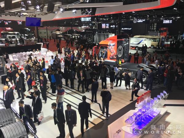 上海车展现场图.jpg 上海车展现场图.jpg