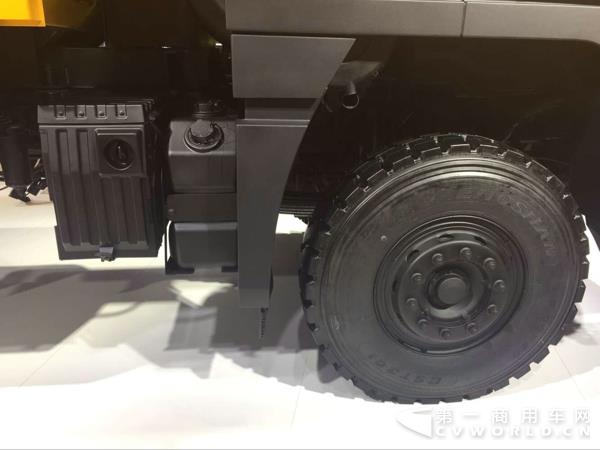 江铃6X4矿用自卸车2.jpg 江铃6X4矿用自卸车2.jpg