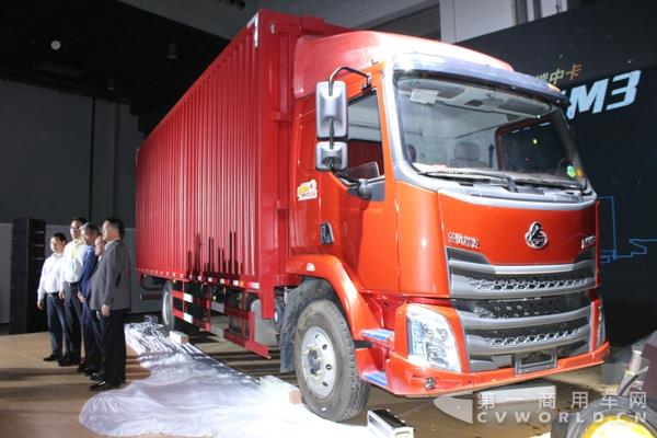 城际物流高端中卡新乘龙M3.jpg 城际物流高端中卡新乘龙M3.jpg