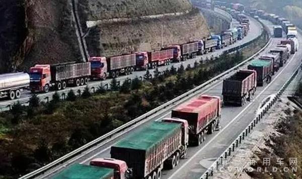 运煤车.jpg 运煤车.jpg